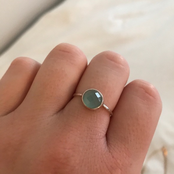 Blue stone on sterling silver band (size 9) - Picture 2 of 3